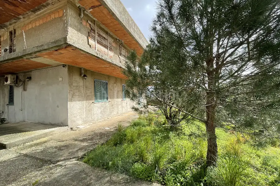 Casa Indipendente in vendita di 382 mq a €450.000 (rif. 2/2026)