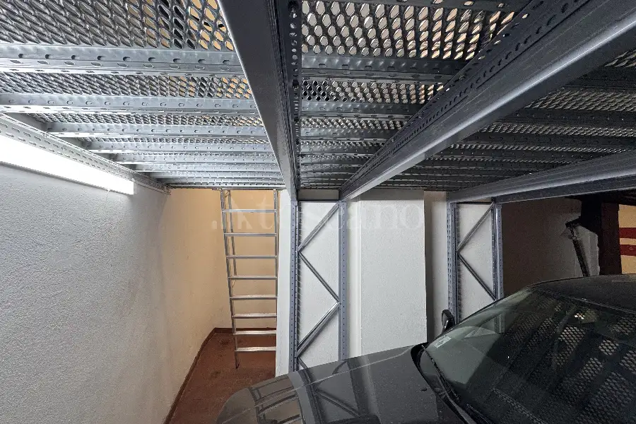 Box in affitto di 19 mq a €900 (rif. 73/2026)