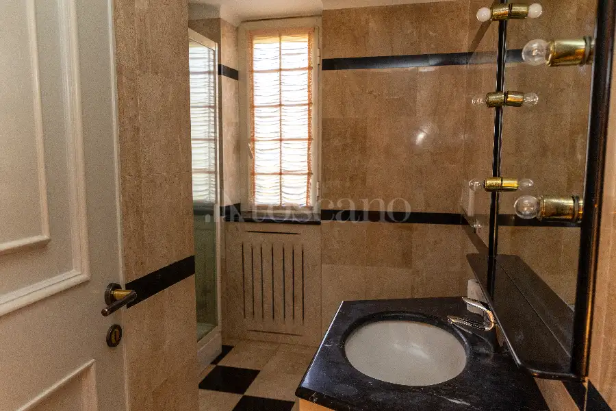 Villa in vendita di 700 mq a €580.000 (rif. 131/2025)