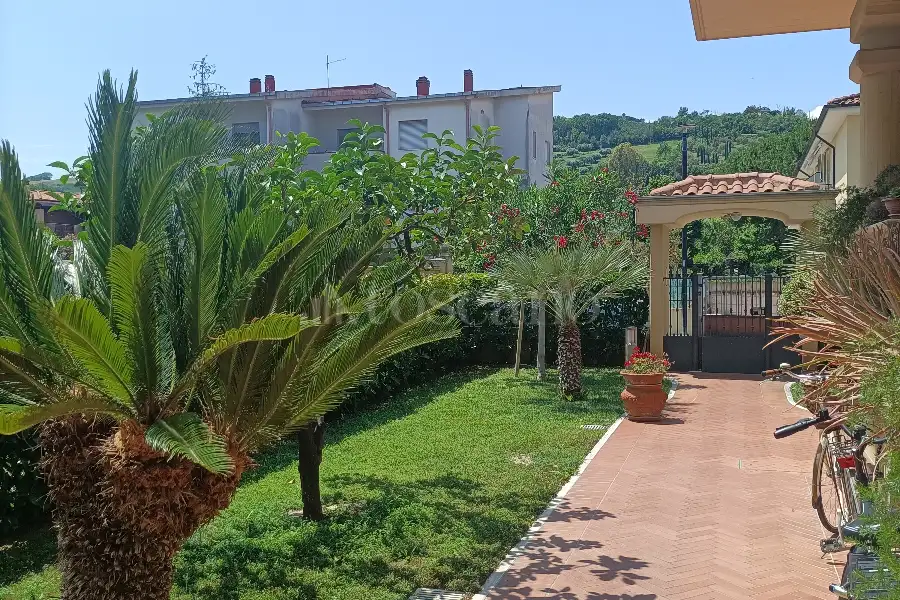 Casa in affitto di 90 mq a €2.500 (rif. 5/2025)