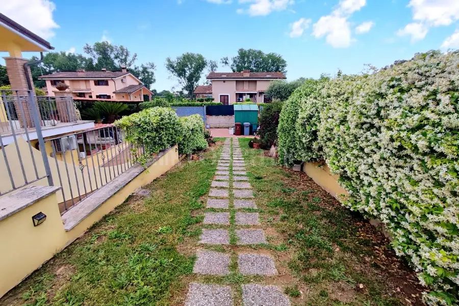 Villa Bifamiliare in vendita di 180 mq a €349.000 (rif. 42/2026)