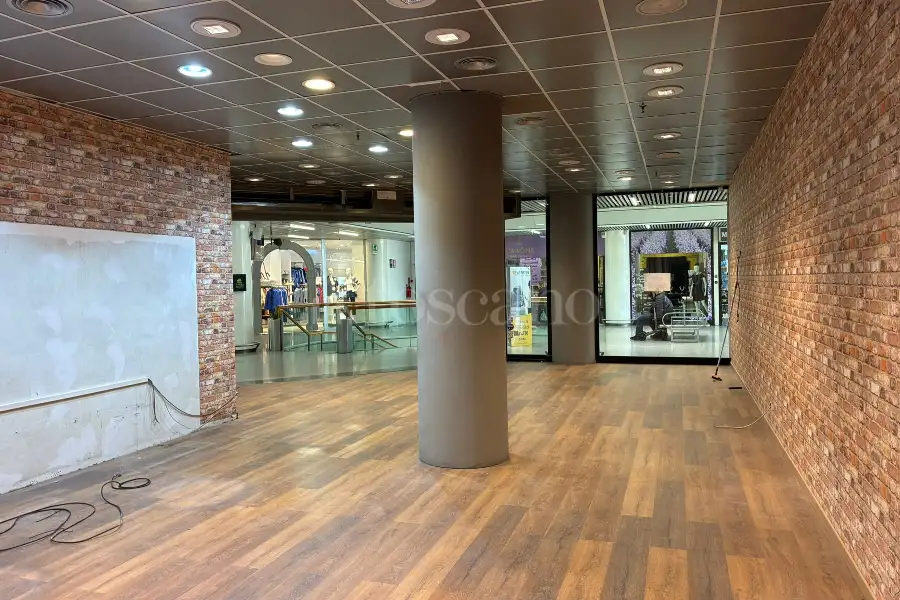 Negozio in affitto di 90 mq a €1.600 (rif. 20/2026)