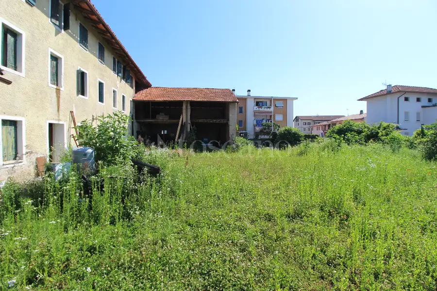 Rustico in vendita di 270 mq a €200.000 (rif. 93/2026)