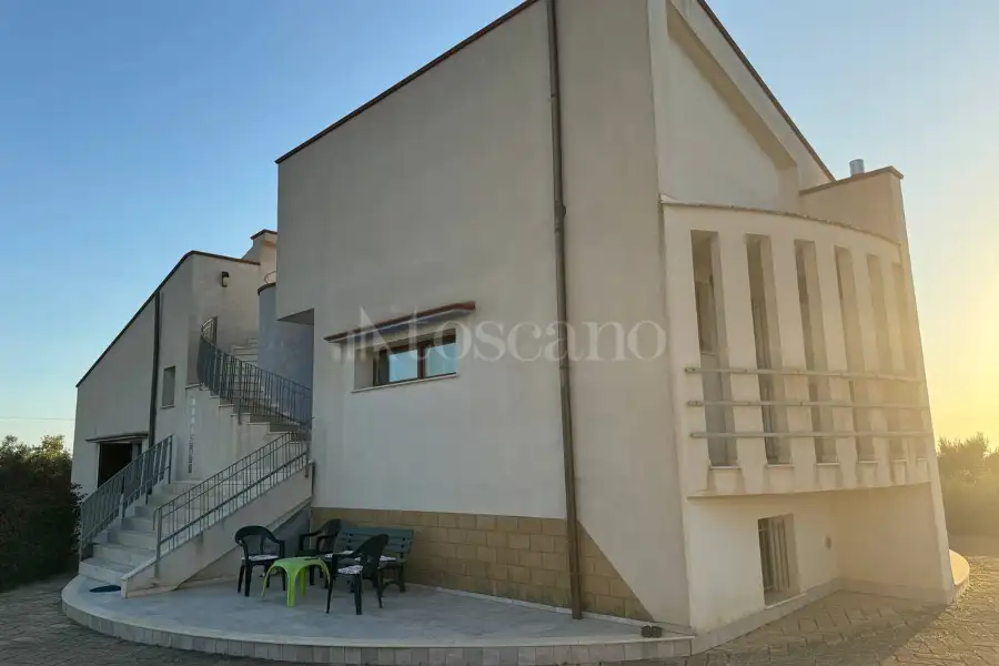 Villa in vendita di 215 mq a €650.000 (rif. 76/2024)