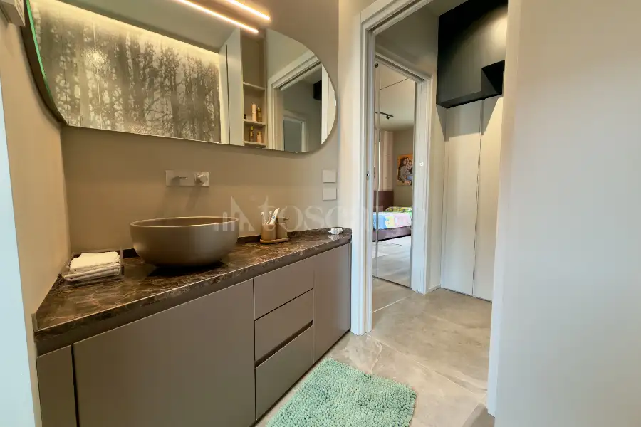 Villa Plurifamiliare in vendita di 120 mq a €760.000 (rif. 33/2026)
