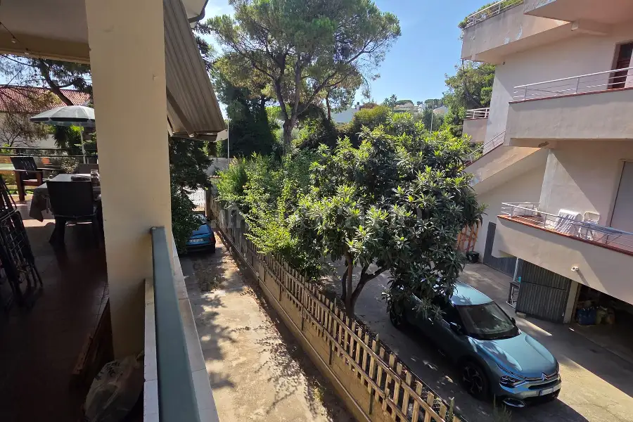 Villa Plurifamiliare in vendita di 575 mq a €580.000 (rif. 33/2026)