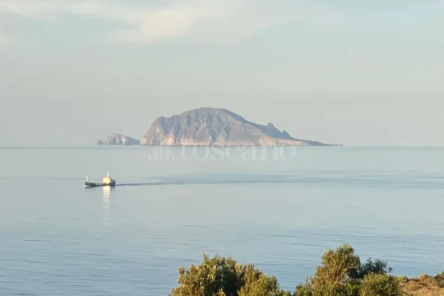 Villa in vendita di 1.000 mq a €1.990.000 (rif. 41/2025)