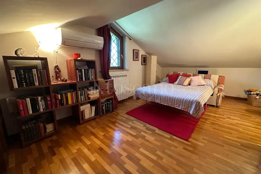 Villa in vendita di 280 mq a €420.000 (rif. 8/2026)