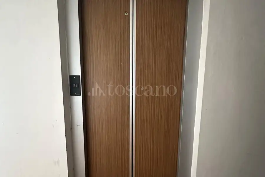 Negozio in vendita di 4.995 mq a €1.500.000 (rif. 118/2025)