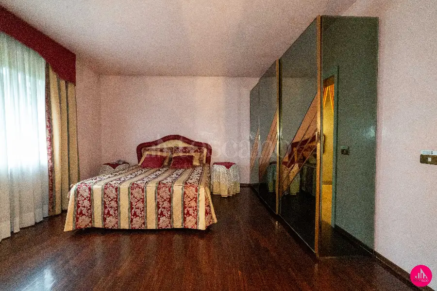 Villa in vendita di 390 mq a €430.000 (rif. 171/2025)