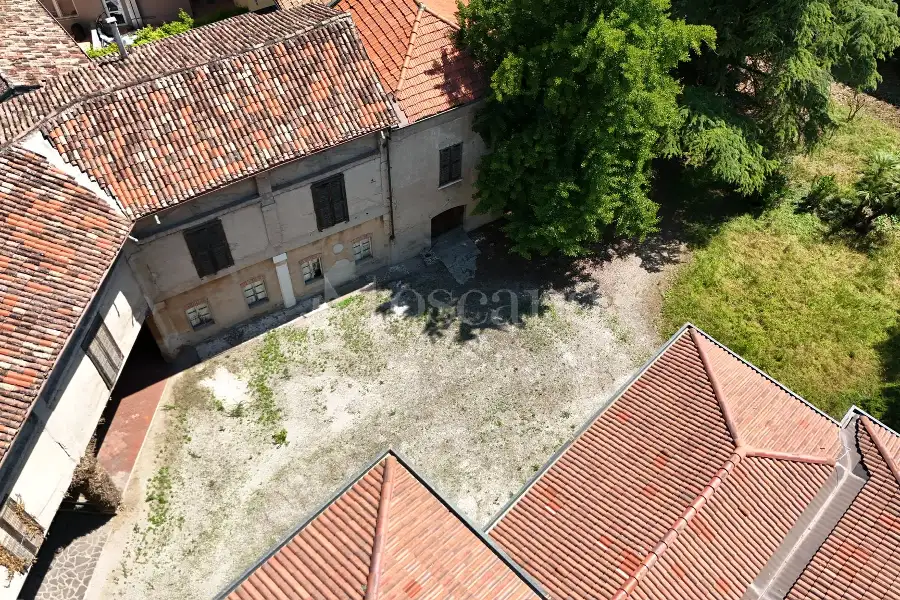 Rustico in vendita di 2.000 mq a €2.000.000 (rif. 26/2026)