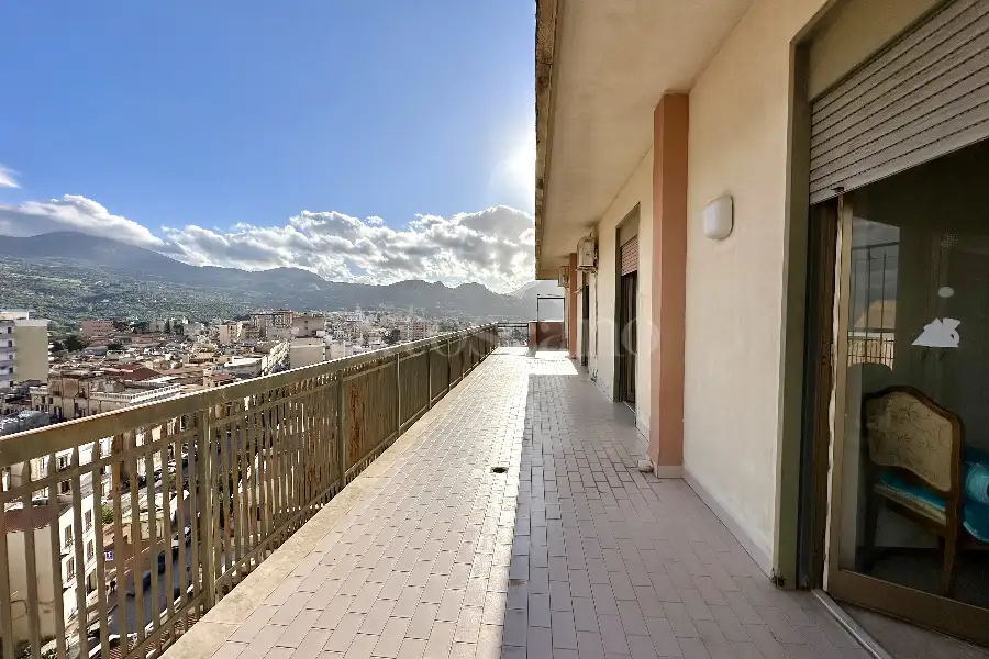 Attico in vendita di 175 mq a €255.000 (rif. 16/2026)