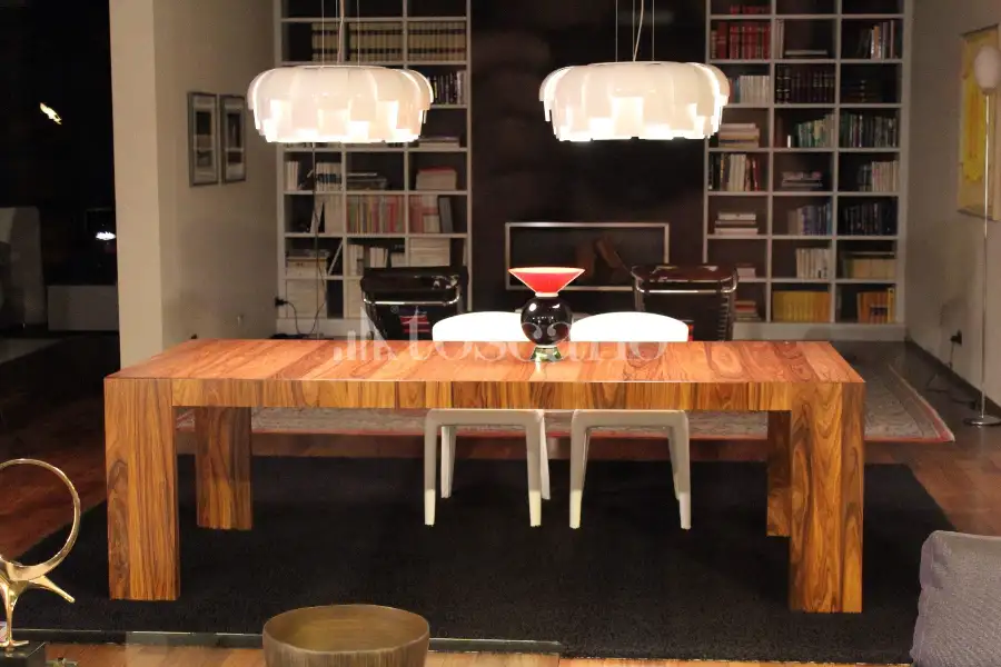 Negozio in vendita di 2220 mq a €620,000 (rif. MRE1010VE)