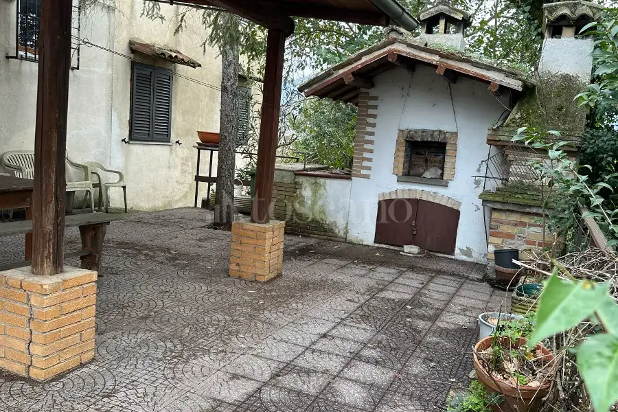 Villa Bifamiliare in vendita di 250 mq a €90.000 (rif. 6/2025)