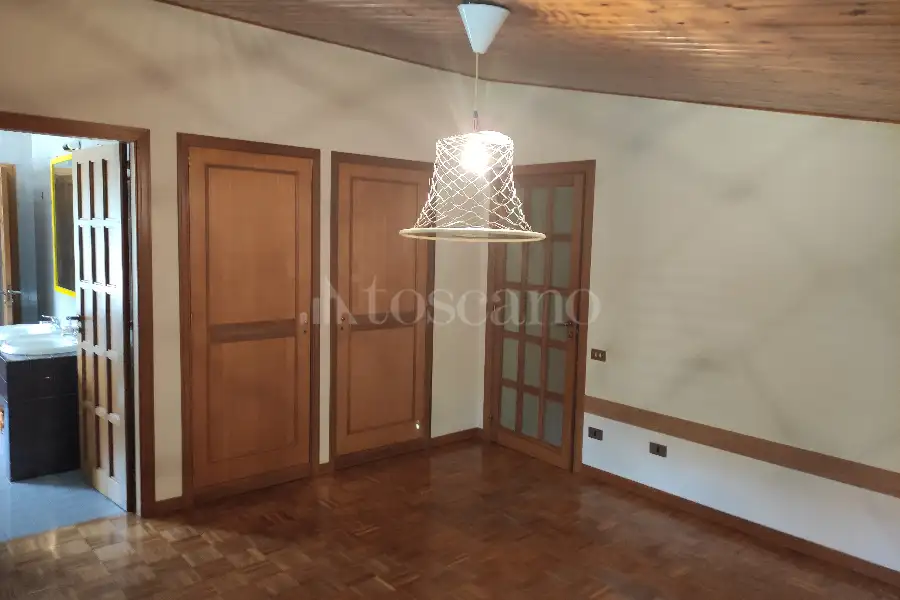 Casa in vendita di 240 mq a €160.000 (rif. 9/2025)