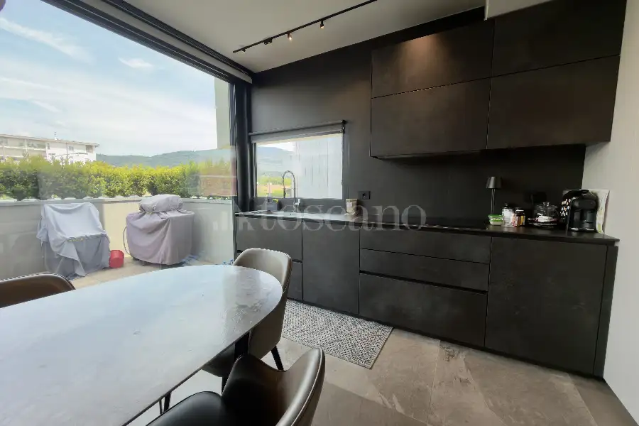 Villa Plurifamiliare in vendita di 120 mq a €760.000 (rif. 33/2026)