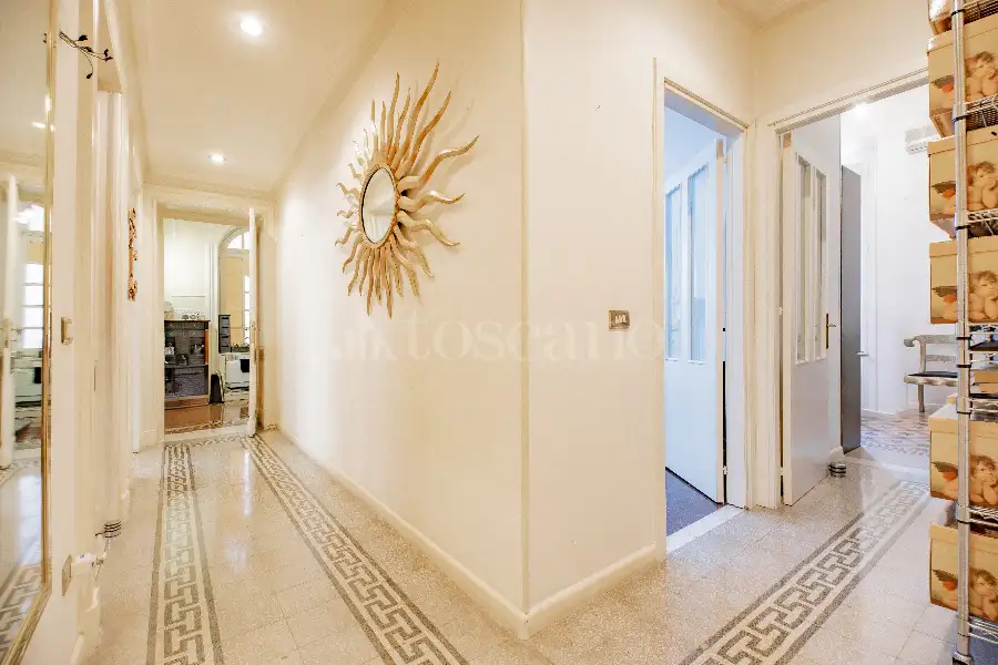 Casa in vendita di 340 mq a €790.000 (rif. 9/2025)