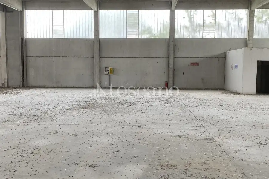 Capannone in vendita di 2000 mq a €740,000 (rif. TS0044VE)
