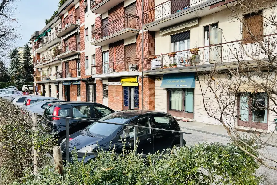 Negozio in vendita di 150 mq a €110.000 (rif. 15/2026)