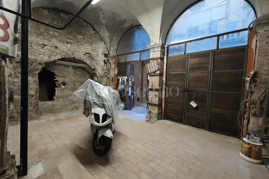 Garage in vendita di 120 mq a €90.000 (rif. 37/2024)