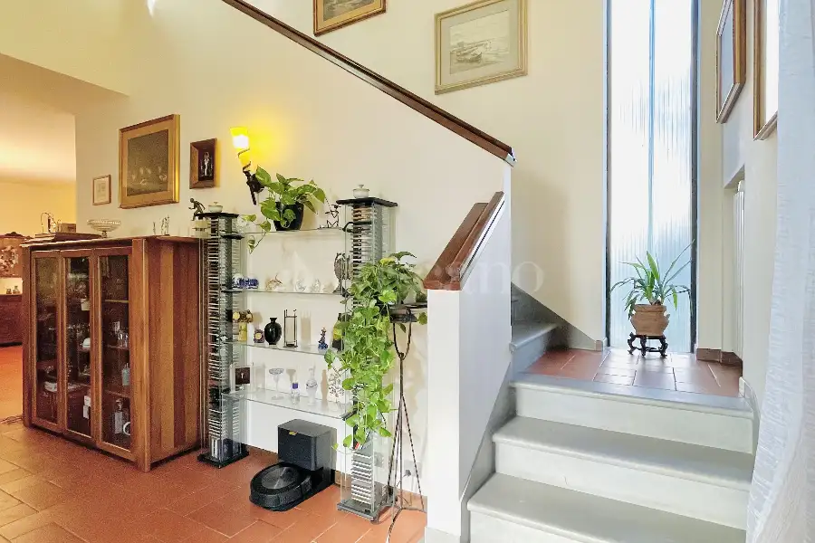 Villa in vendita di 410 mq trattativa riservata (rif. 112/2024)