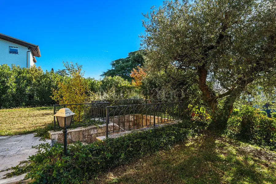 Villa in vendita di 583 mq a €2.680.000 (rif. 66/2025)