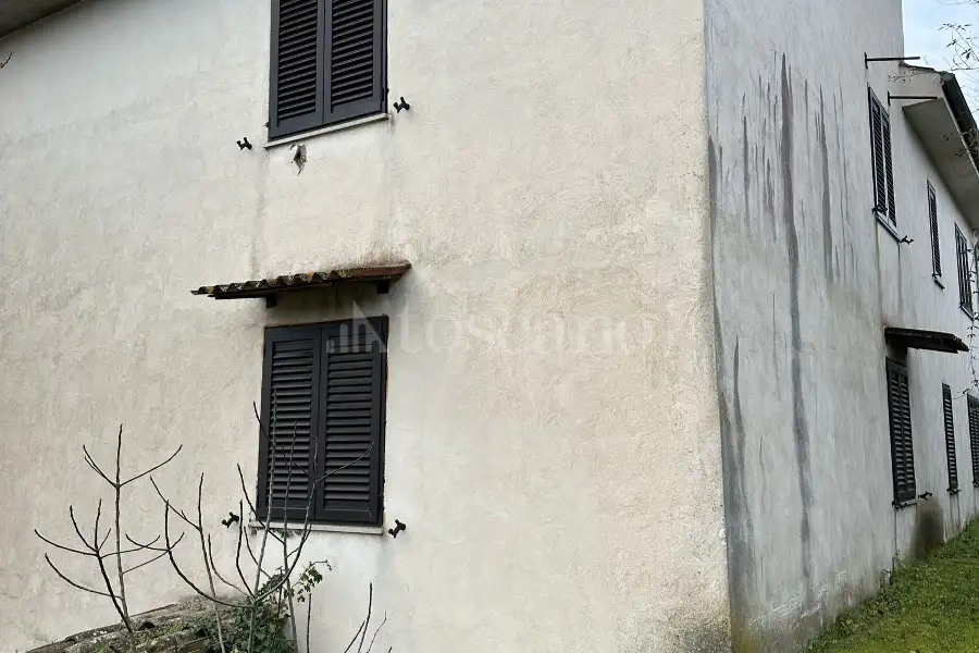 Villa Bifamiliare in vendita di 250 mq a €90.000 (rif. 6/2025)