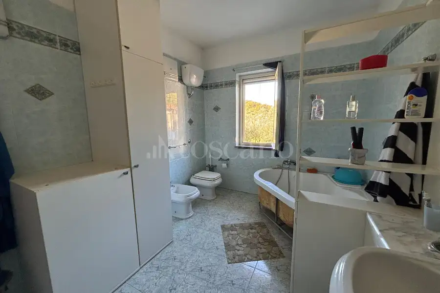 Casa Indipendente in vendita di 275 mq a €370.000 (rif. 4/2026)