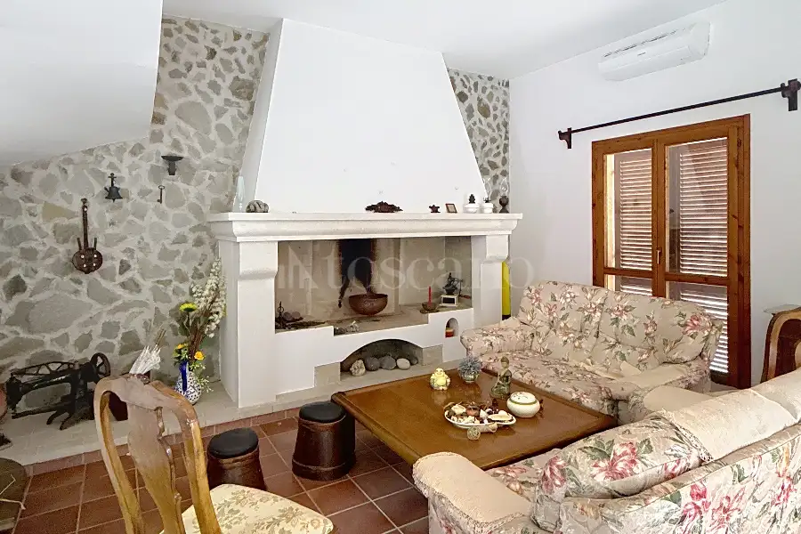 Villino a Schiera in vendita di 350 mq a €235.000 (rif. 96/2025)
