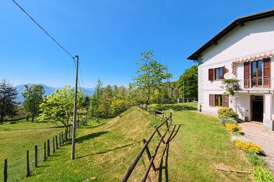 Casa Indipendente in vendita di 700 mq a €850.000 (rif. 146/2026)