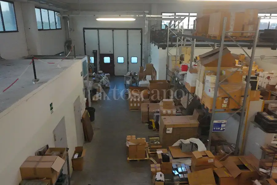 Capannone in vendita di 2.300 mq a €1.300.000 (rif. 2/2026)