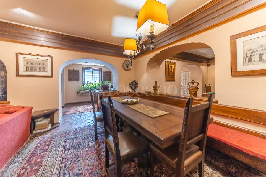Villa in vendita di 750 mq a €1.950.000 (rif. 53/2026)