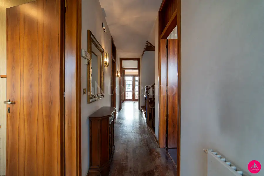 Casa Indipendente in vendita di 370 mq a €380.000 (rif. 8/2026)
