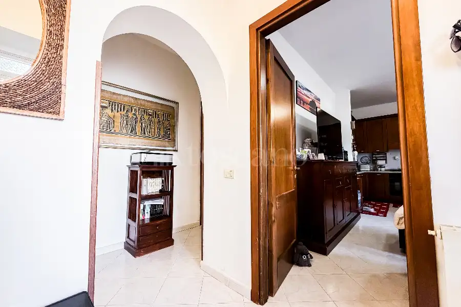 Palazzo in vendita di 280 mq a €800.000 (rif. 9/2026)