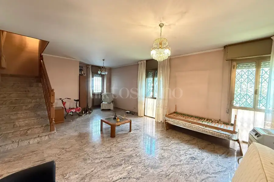 Casa Indipendente in vendita di 280 mq a €350.000 (rif. 1/2026)