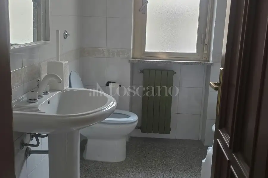 Ufficio in affitto di 127 mq a €650 (rif. 84/2026)