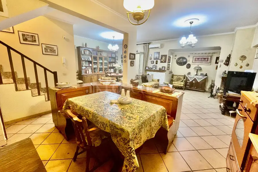 Villa Bifamiliare in vendita di 180 mq a €399.000 (rif. 27/2024)