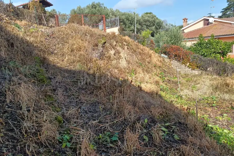 Edificabile Residenziali in vendita di 594 mq a €99.000 (rif. 9/2025)