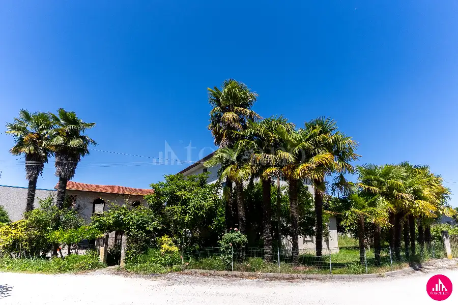 Casa Indipendente in vendita di 285 mq a €155.000 (rif. 82/2026)