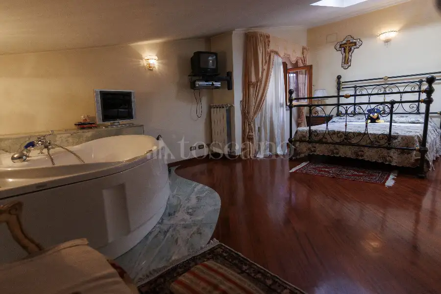 Villa Bifamiliare in vendita di 310 mq a €799.000 (rif. 31/2025)