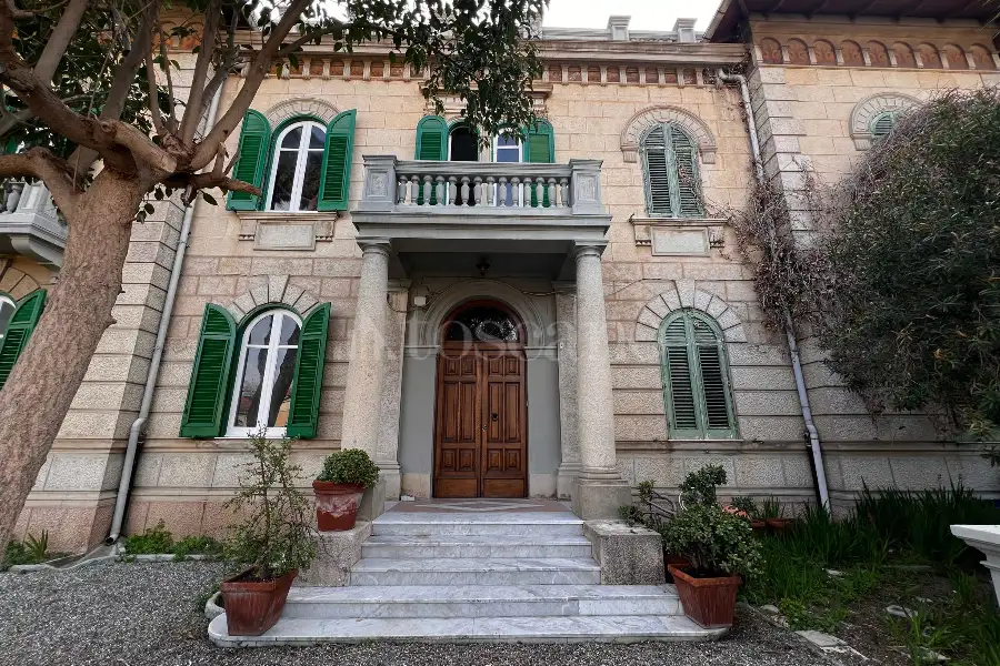 Villa in vendita di 230 mq a €390.000 (rif. 6/2026)