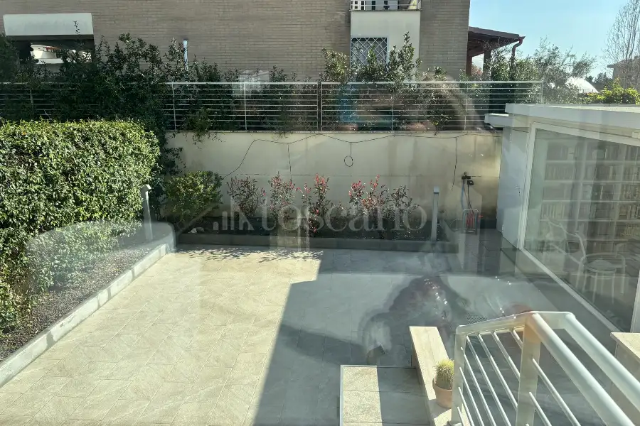 Villa Plurifamiliare in vendita di 250 mq a €1.050.000 (rif. 14/2026)