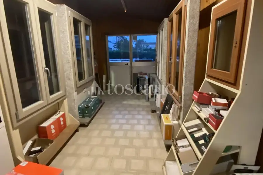 Capannone in vendita di 1500 mq a €710,000 (rif. TS0053VE)