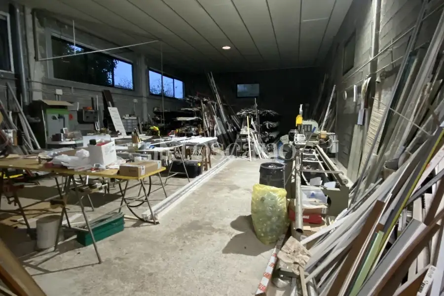 Capannone in vendita di 1500 mq a €710,000 (rif. TS0053VE)