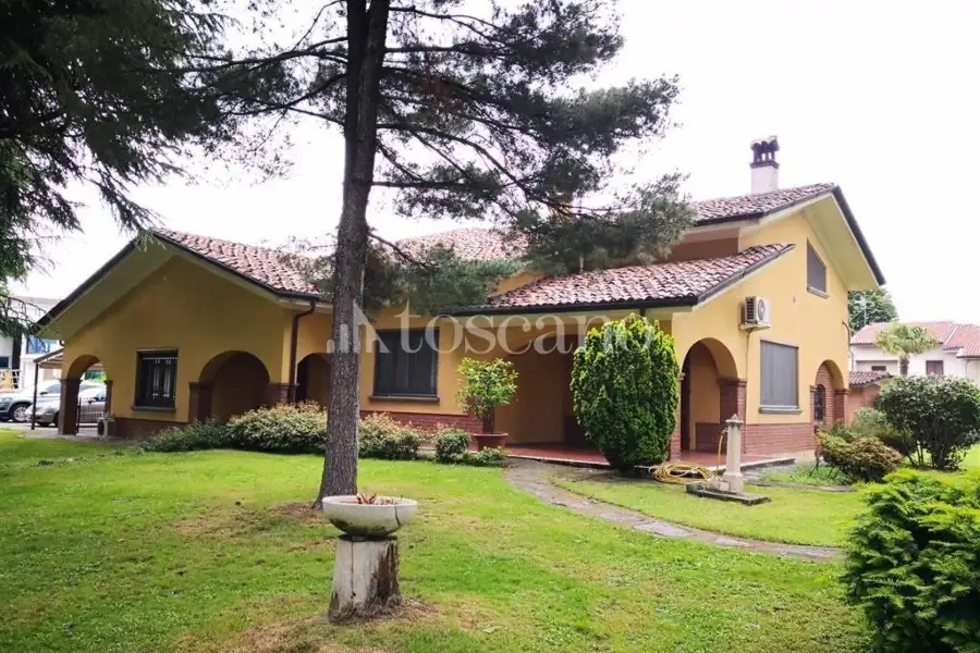 Capannone in vendita di 1500 mq a €710,000 (rif. TS0053VE)