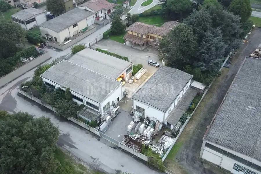 Capannone in vendita di 1500 mq a €710,000 (rif. TS0053VE)