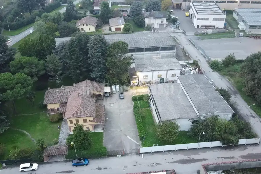 Capannone in vendita di 1500 mq a €710,000 (rif. TS0053VE)