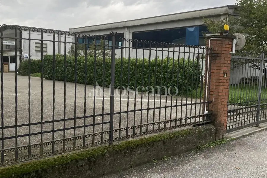 Capannone in vendita di 1500 mq a €710,000 (rif. TS0053VE)