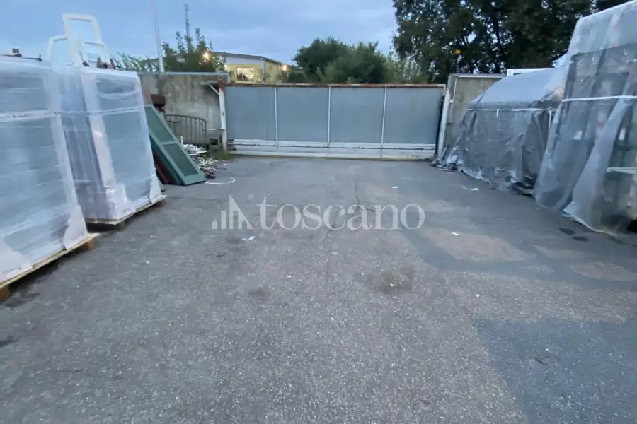 Capannone in vendita di 1500 mq a €710,000 (rif. TS0053VE)