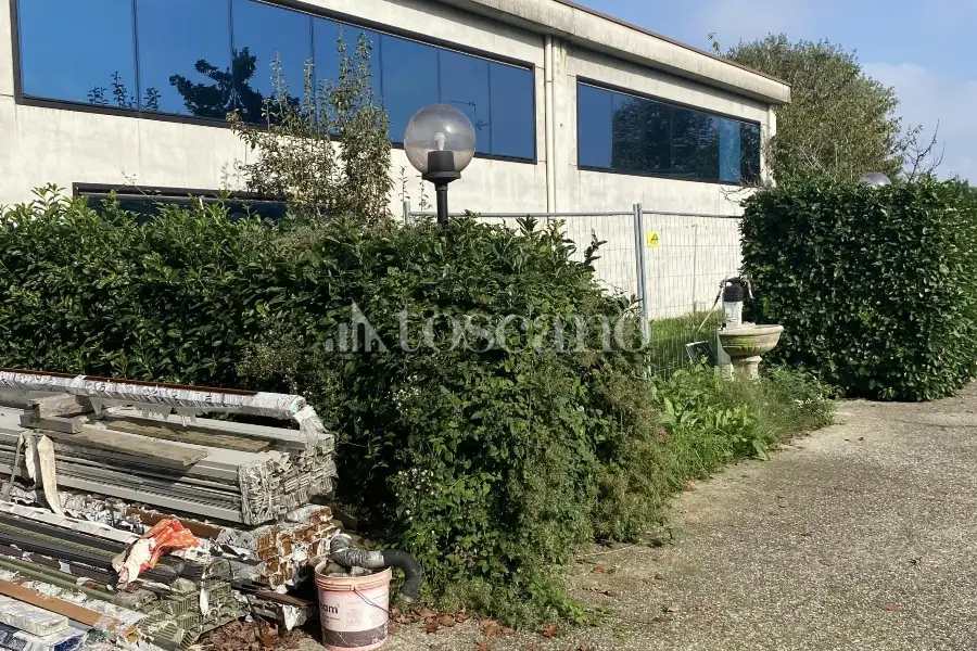 Capannone in vendita di 1500 mq a €710,000 (rif. TS0053VE)